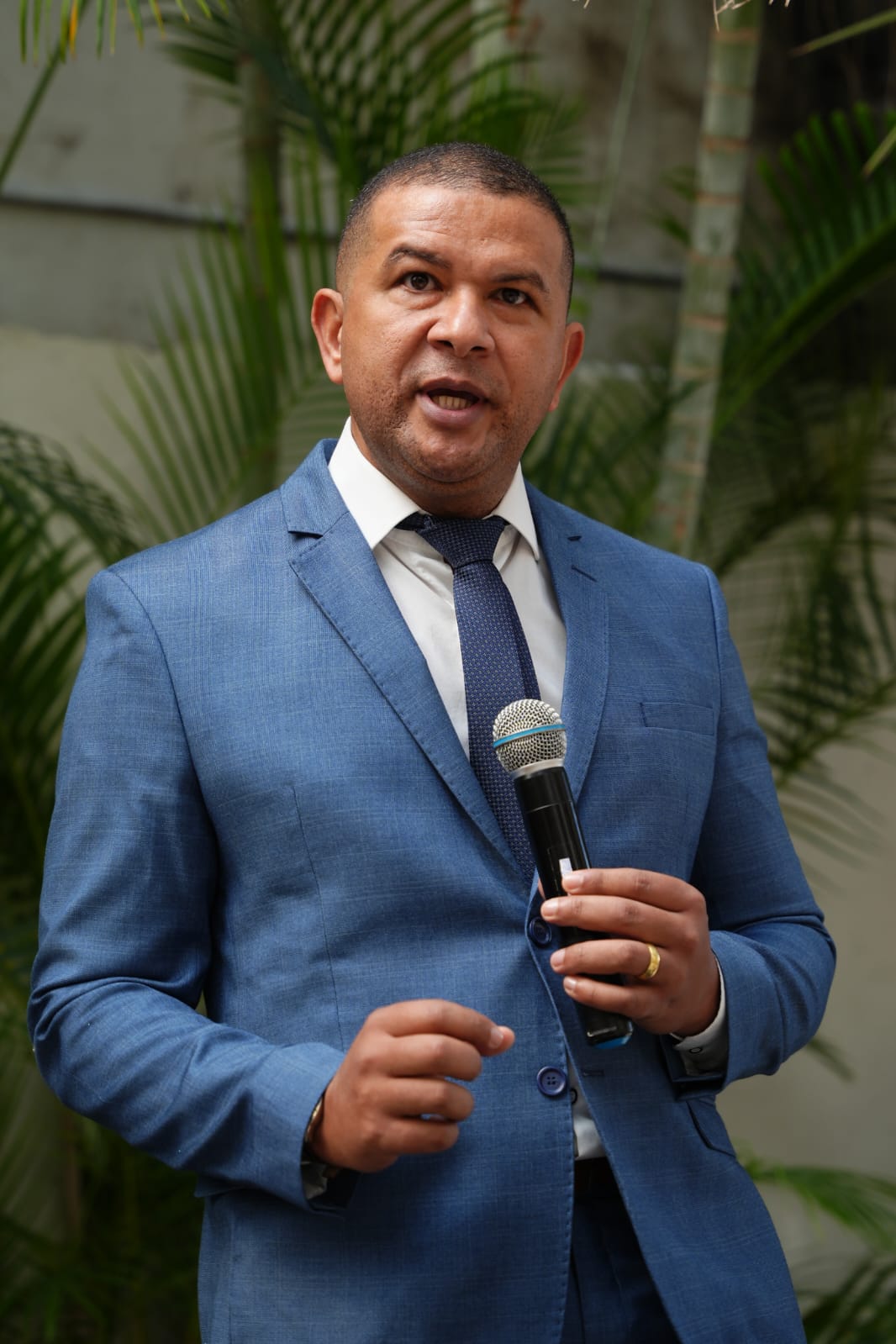 Prof. Everaldo Candido